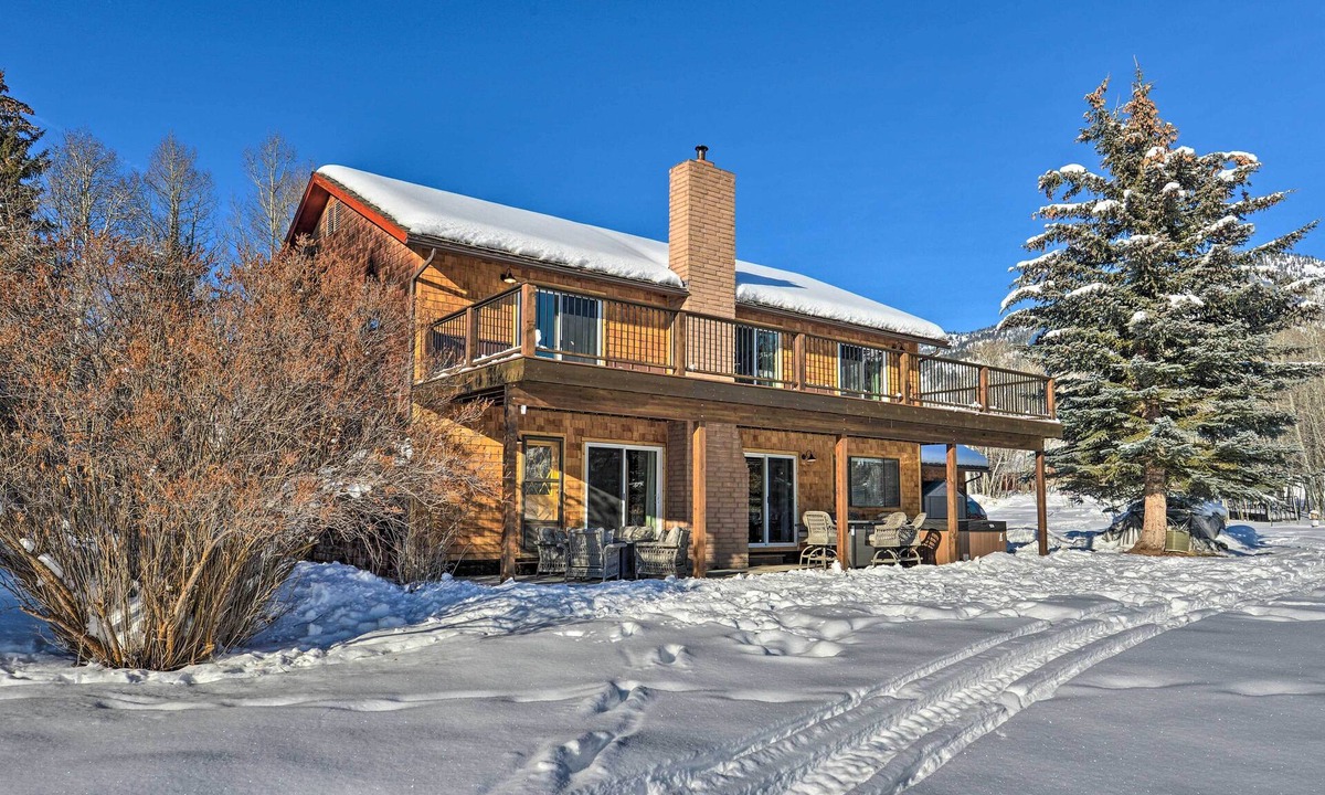 Star Valley Ranch House | Elevated Alpine Escape: Mtn Views + Game Room!