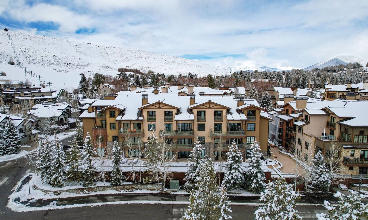 Elkhorn Village Condo | Elkhorn Springs Retreat! With SVEA resort access!