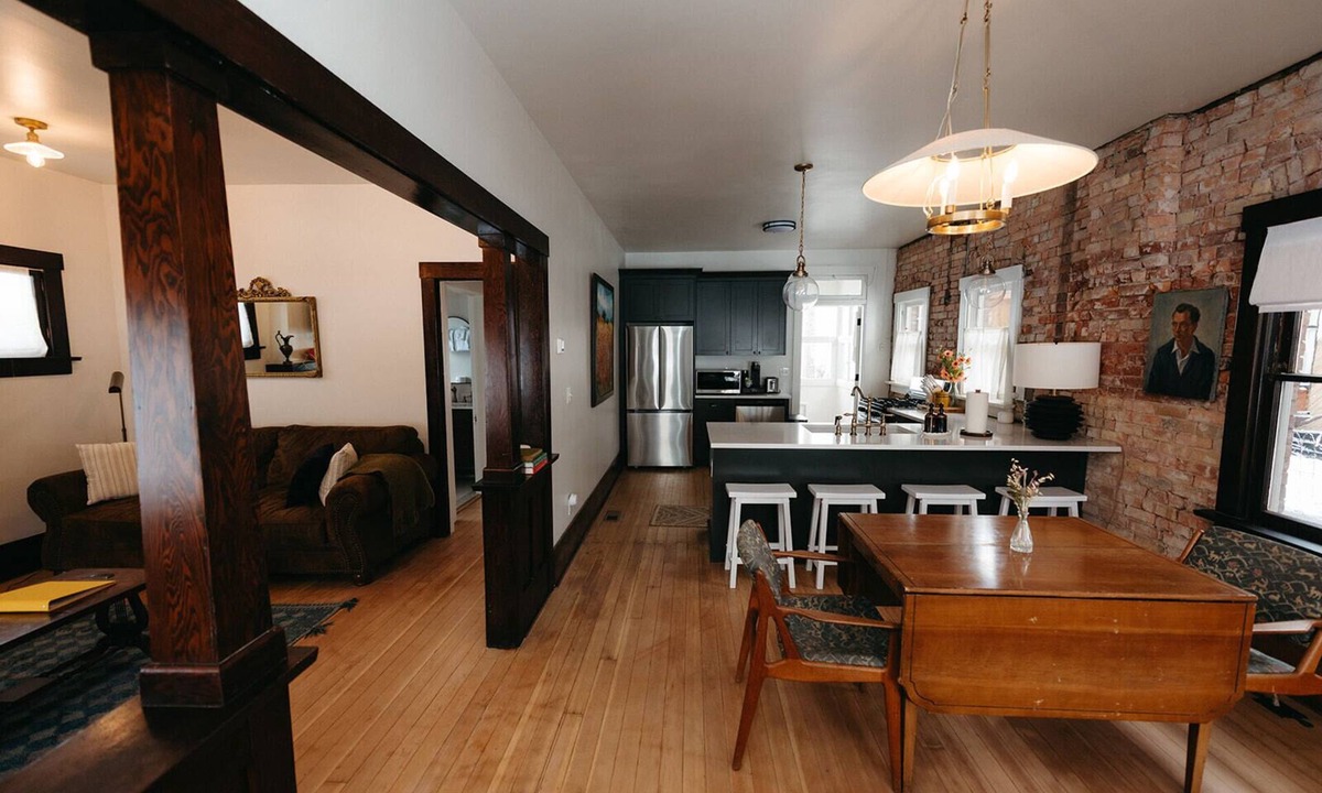Lower Avenues Bed & Breakfast | Ellerbeck Mansion Bed & Breakfast