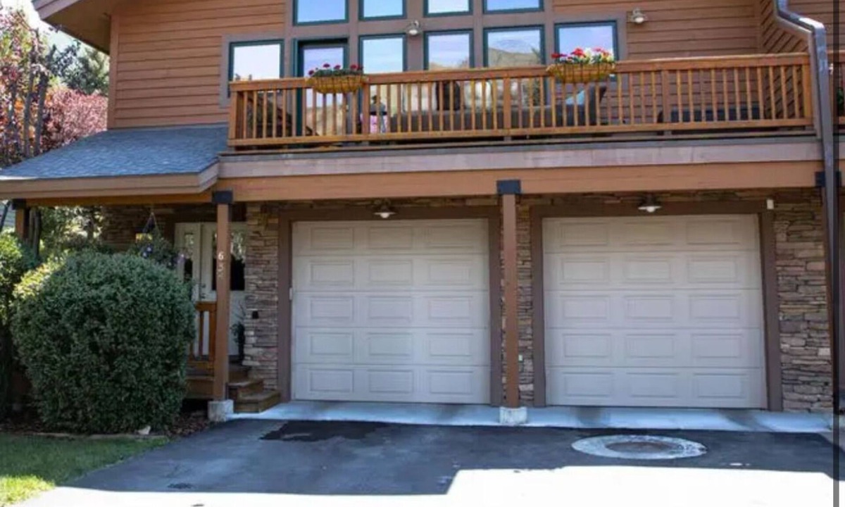 Jackson House | Enchanting 3-bedroom townhome in Jackson