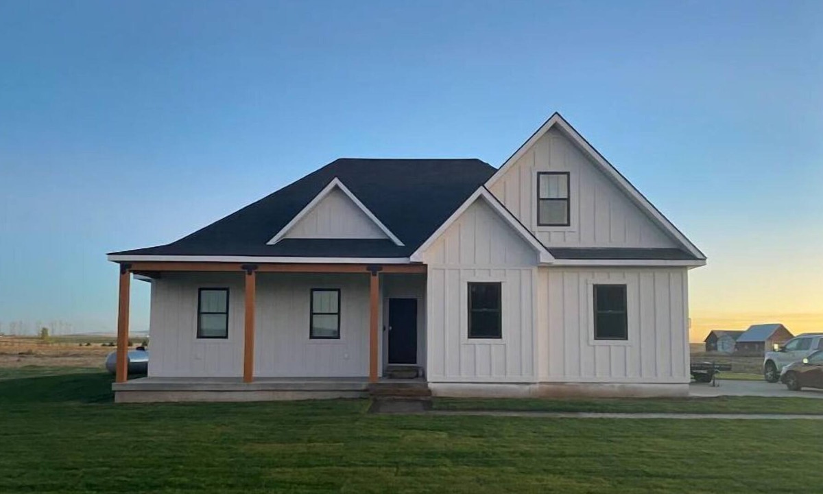 Ashton House | Entire Upstairs With Private Entrance