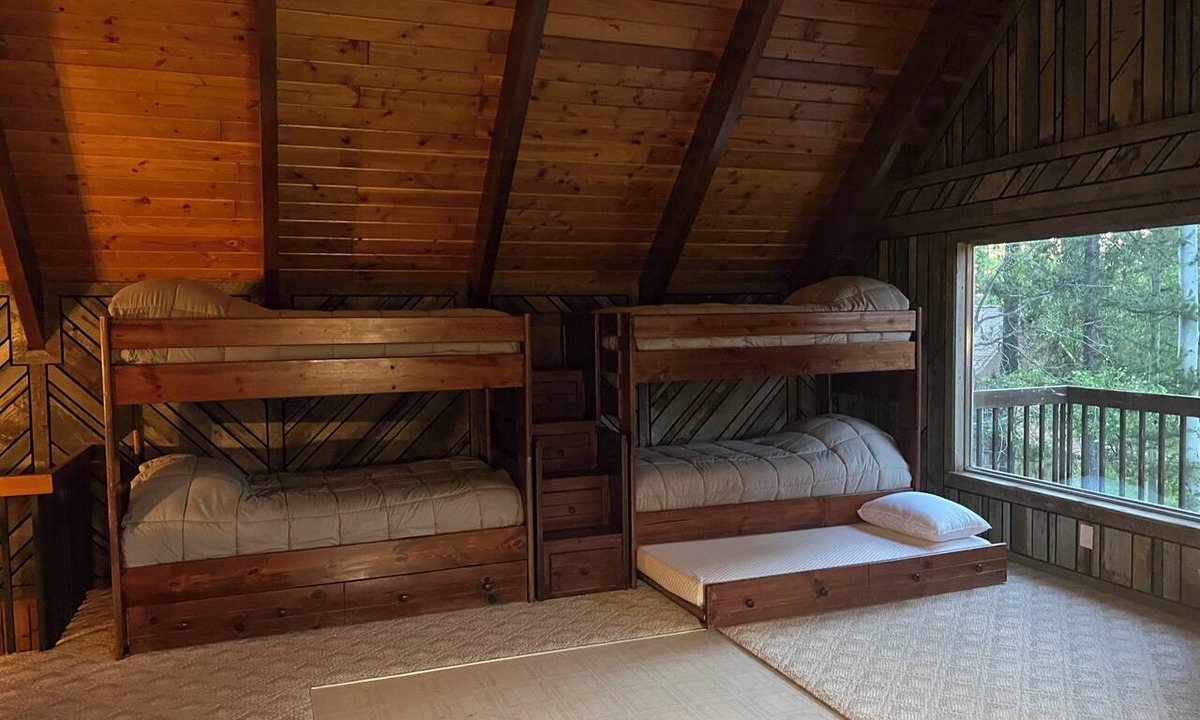 Alpine Cabin | Escape to the Mountains: Lodge with Stunning Views