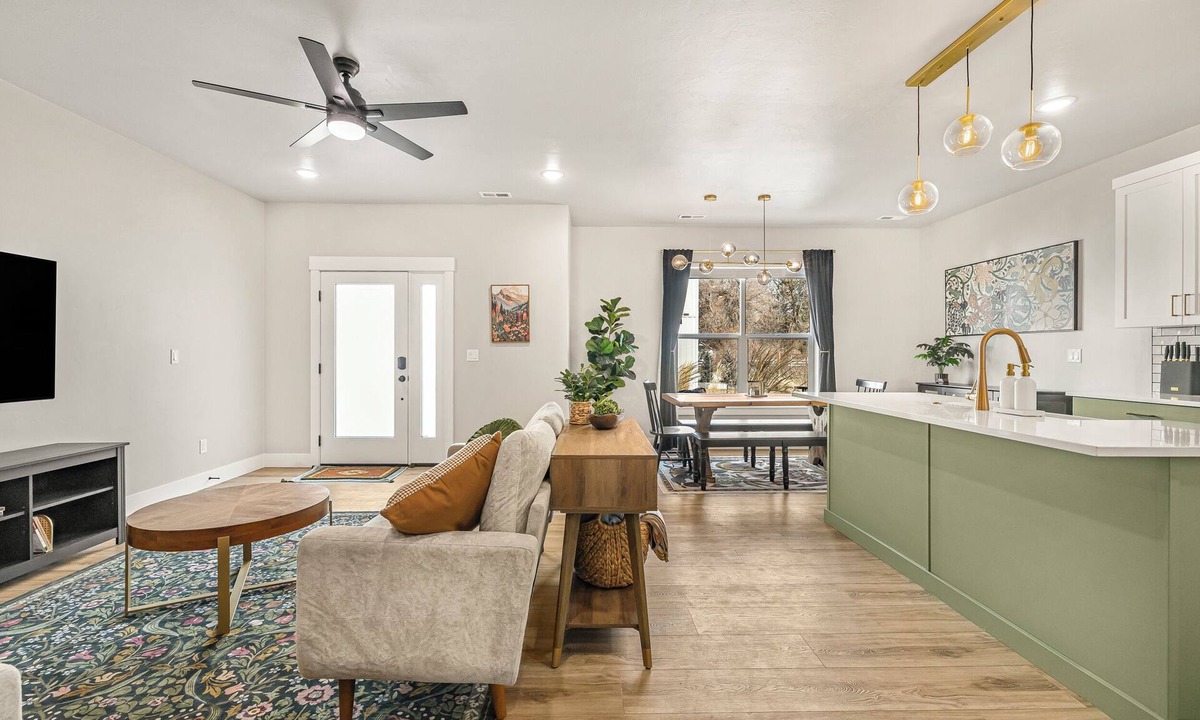 Rexburg House | Evergreen Cottage Sleeps 8 Near Yellowstone