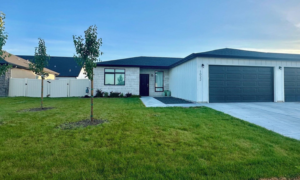 Kimberly House | Excellent newer 4-bedroom , fenced yard with patio in beautiful Kimberly ID