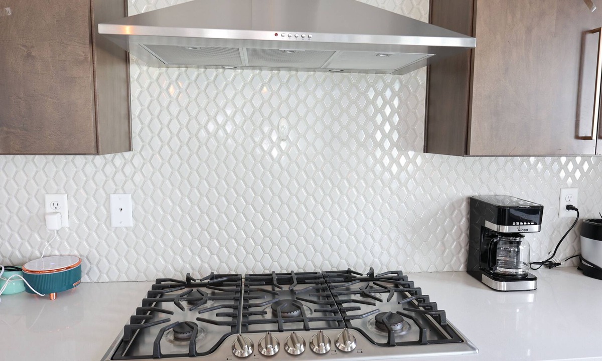 Lehi House | "Experience Luxury Living in Our 5-Bedroom Oasis with Premium Amenities"n