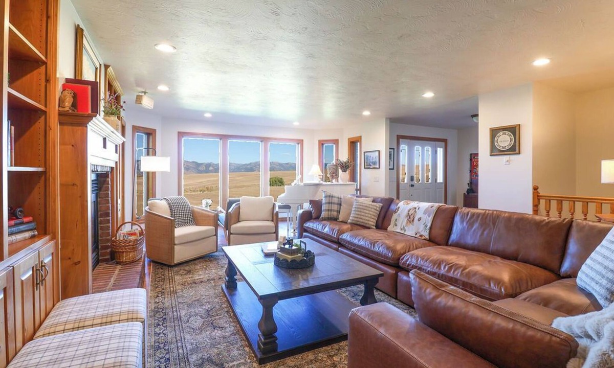 Ririe Other | Fabulous 6-bedroom farmhouse in charming Ririe, perfect for groups!