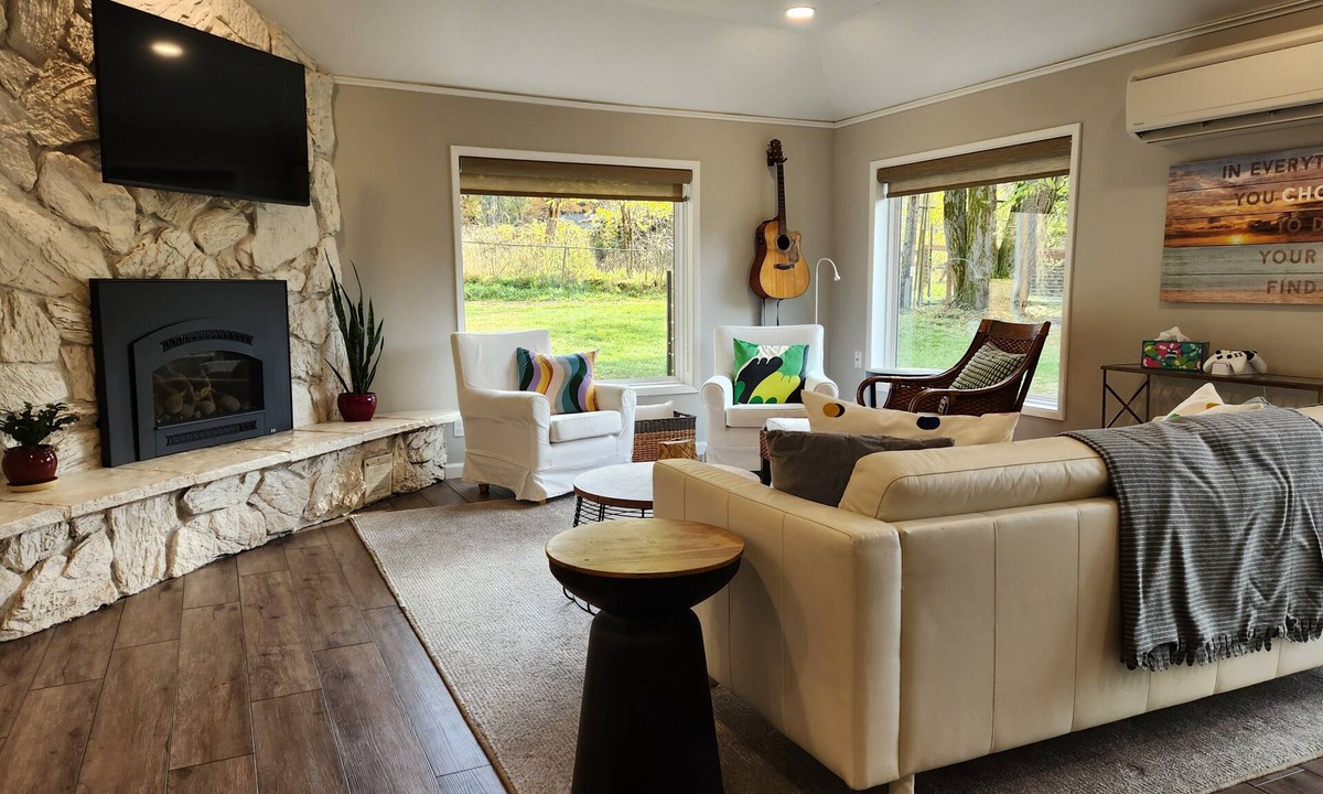 Issaquah House | Family- & Pet-Friendly Retreat at the Base of Squak Mountain