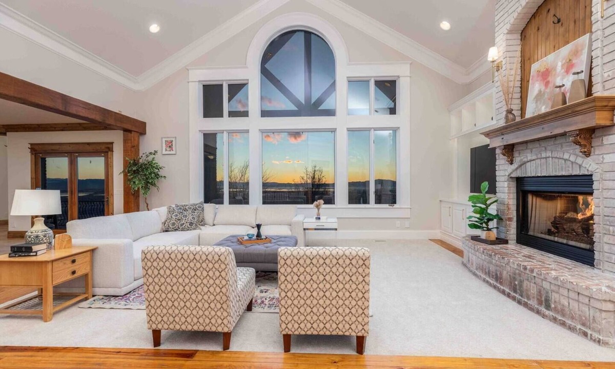 Farmington House | Farmington Oasis-Views, Space & Comfort 1.25 acres
