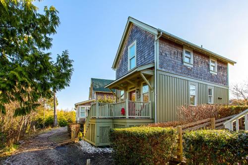 Seabrook House | Fish and Ships by Seabrook Hospitality