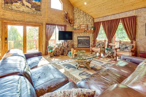 Fish Haven House | Fish Haven Cabin w/Game Room, Views + Deck!