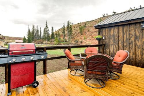 Dubois House | Fishing & Views: 'River Paradise' in Dubois!