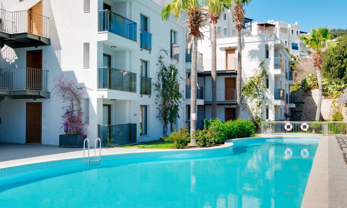 Gumbet Apartment | Flat with Shared Pool Near Beach in Bodrum