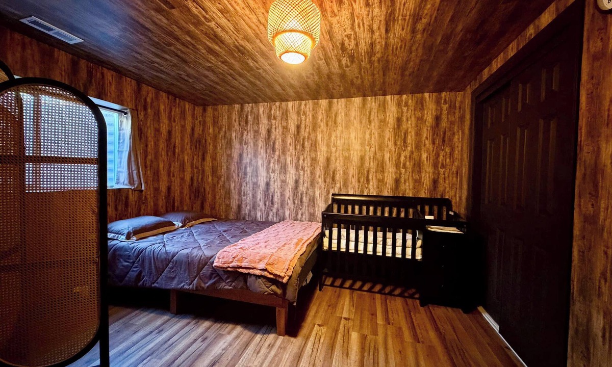 Woods Cross House | Forest Spa Retreat – Rustic & Pure 2BR 2BA