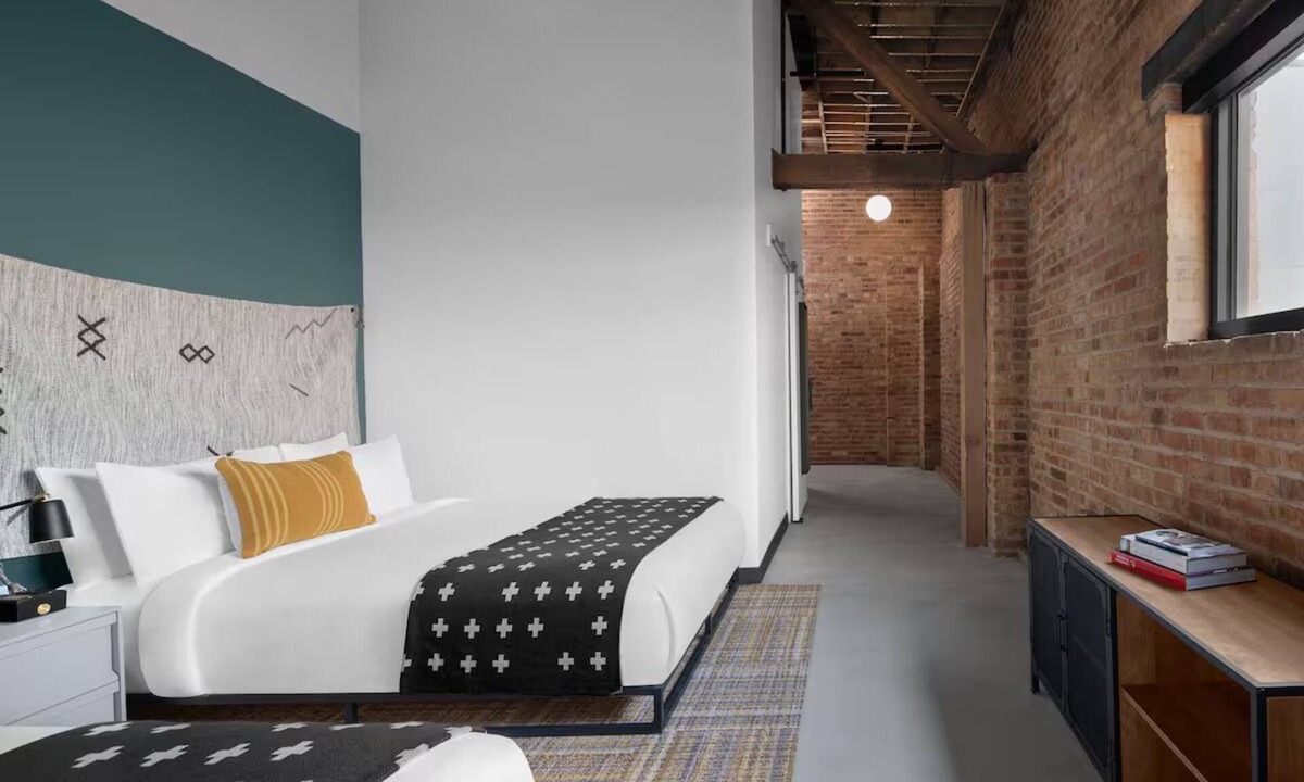 People's Freeway Hotel | Free Parking & Dog-friendly, 2 Boulder Rooms at evo Hotel