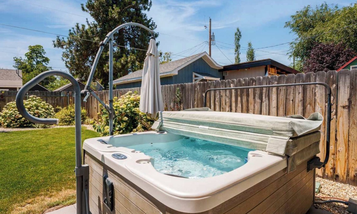 Veterans Park House | Fun-ViBe-Hot-Tub-Oasis, Walk to Downtown, Pets OK
