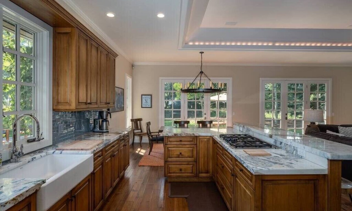 Sun Valley House | Gimlet Family Home | Close to Lift with Hot Tub!