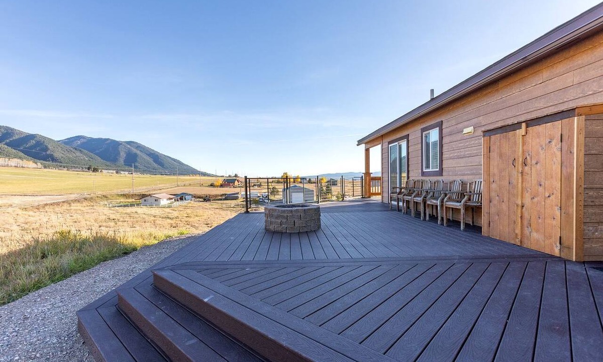Etna Villa | Gorgeous Secluded Villa with Hot-tub, Fire Pit and Games in Etna, Wyoming