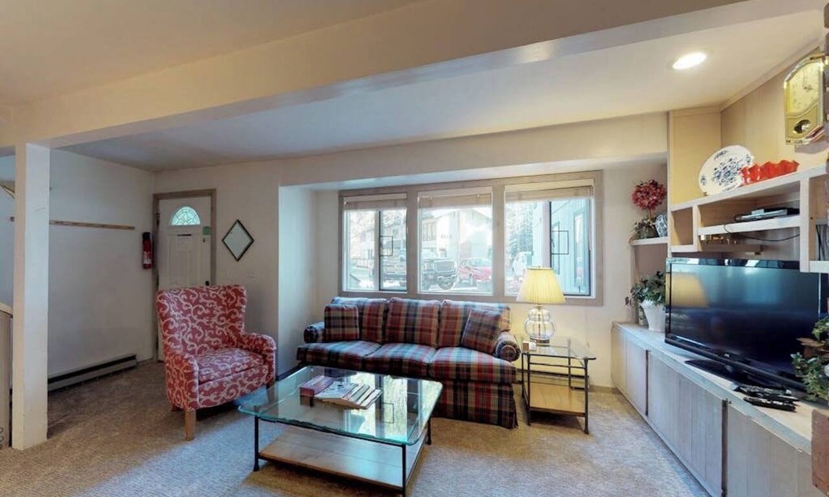 Warm Springs Condo | Great Ski Condo w/Pool and Hot Tub Access - Walk to Lifts