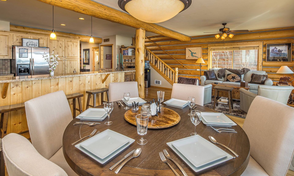West Yellowstone House | Hebgen Lakeshore Retreat