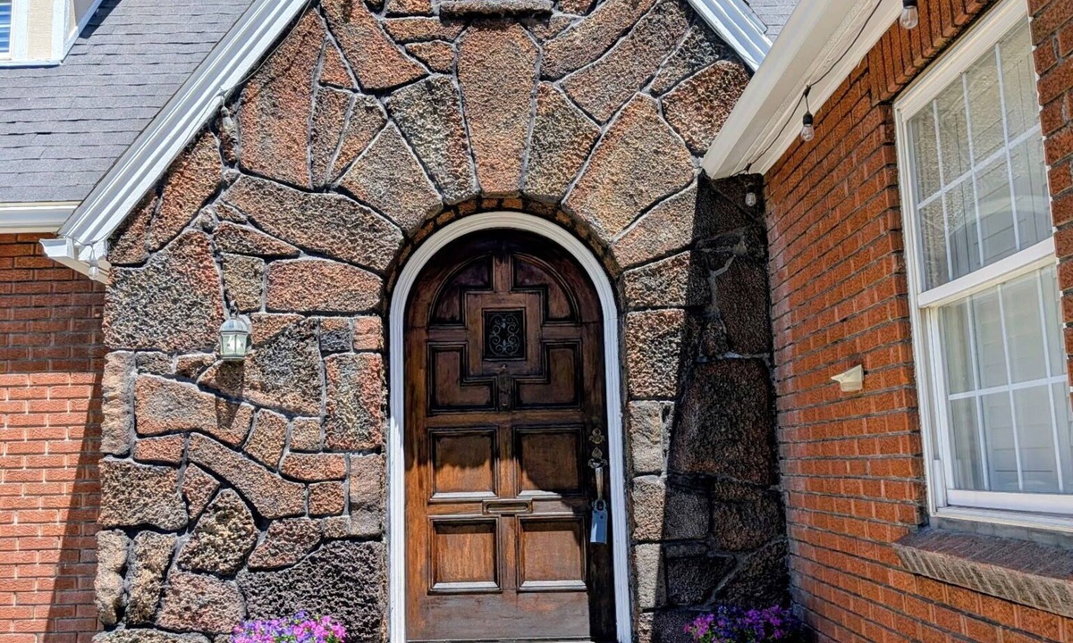 Twin Falls House | Historic Fillmore Inn