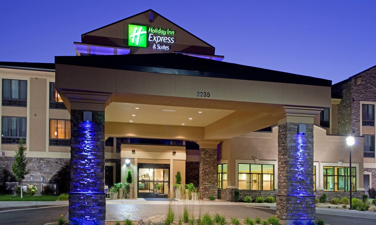 North Logan Hotel | Holiday Inn Express & Suites Logan by IHG