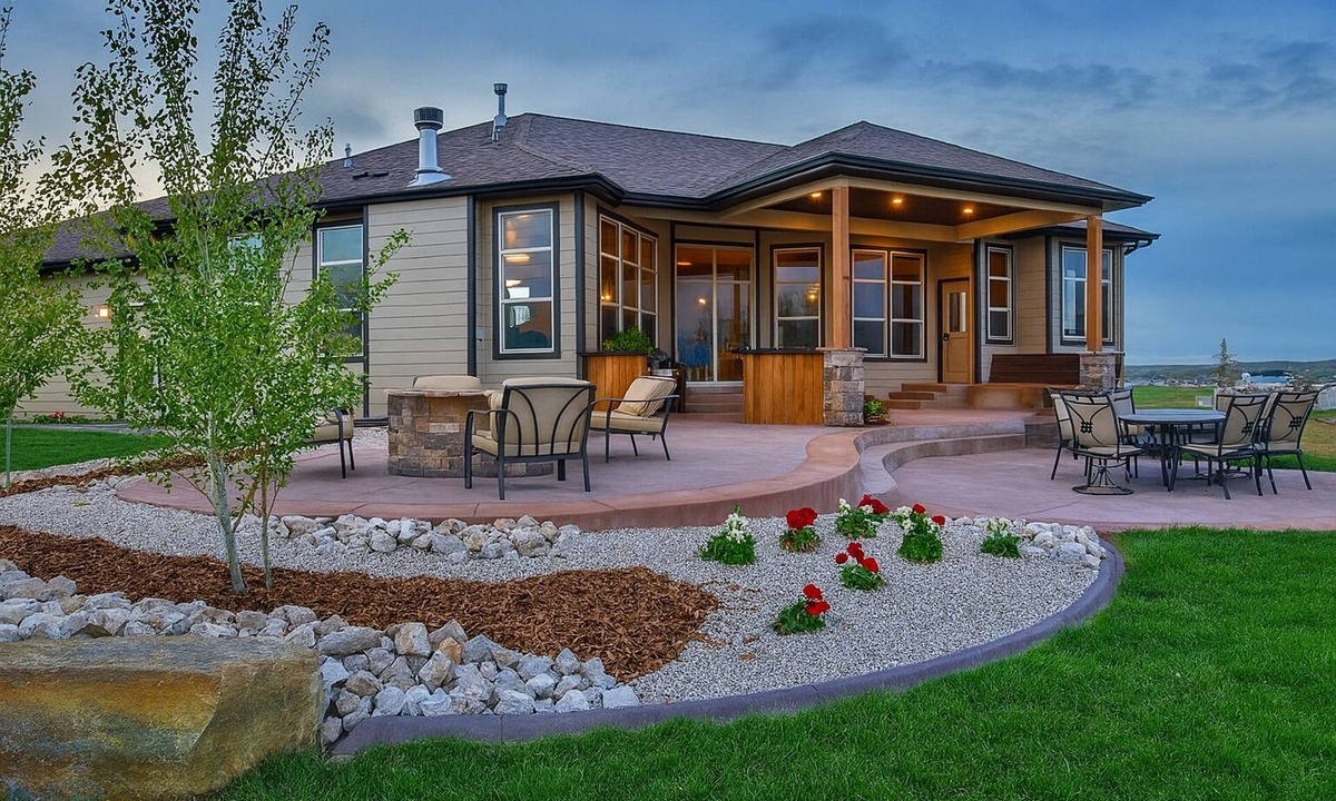 Billings House | Hot Tub + 1,600 sq ft Golf-Course Patio Game Room & Luxury Living