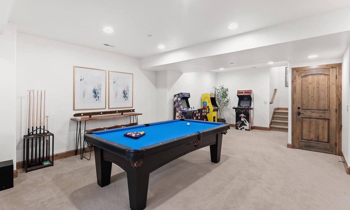 Park City House | Hot tub, Free DV shuttle, 180° view of Deer Valley, 1GB wifi, pets welcome