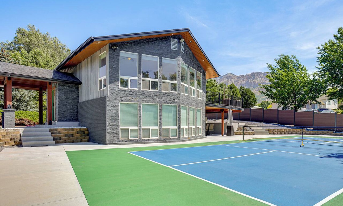 North Ogden House | Hot Tub, Game Room, Putting Green! Ogden Oasis