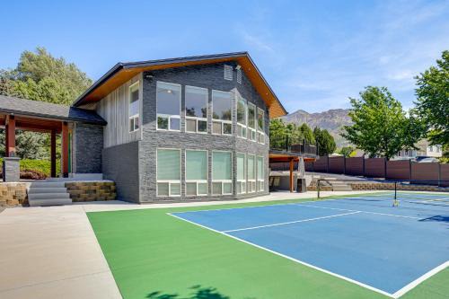 North Ogden House | Hot Tub, Game Room, Putting Green! Ogden Oasis