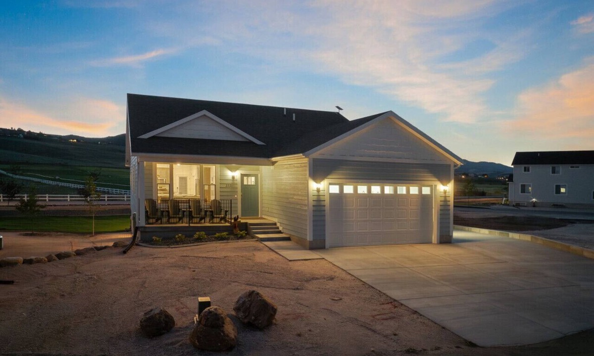 Sweetwater House | Hot Tub, Ideal Beach Resort, Sleeps 22, Pet Friendly, Game Room!