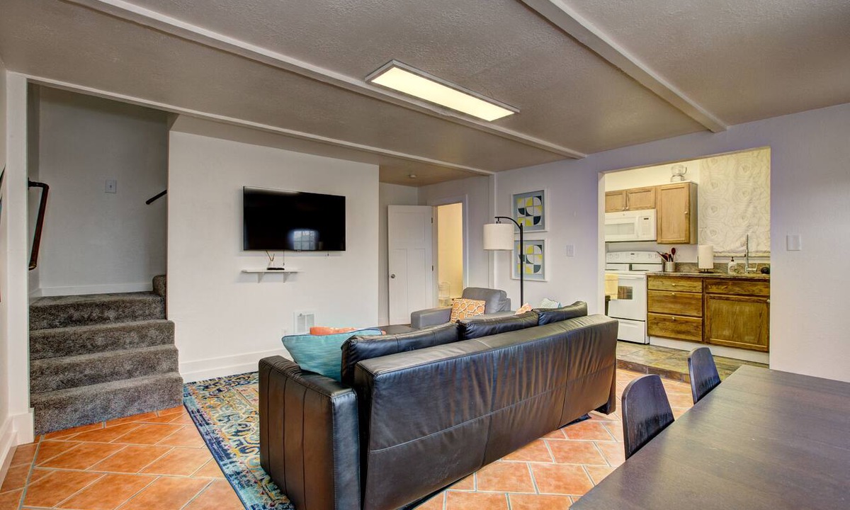 North End Apartment | Hyde Park Hyde Out Apt 5