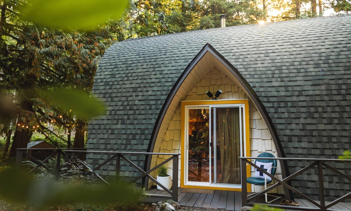 Glacier Cabin | Iconic Arched Cabin | Near Mt Baker Hiking