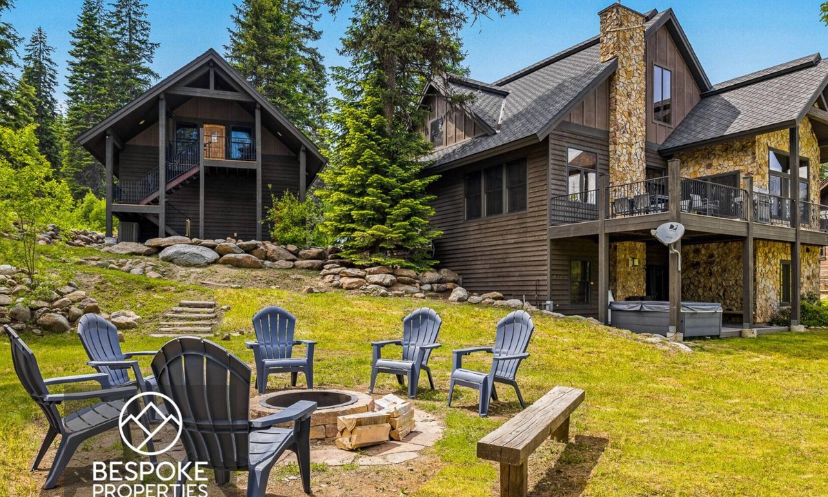 Tamarack House | Incredible trailside retreat for groups, hot tub, theater room, pet-friendly, AC