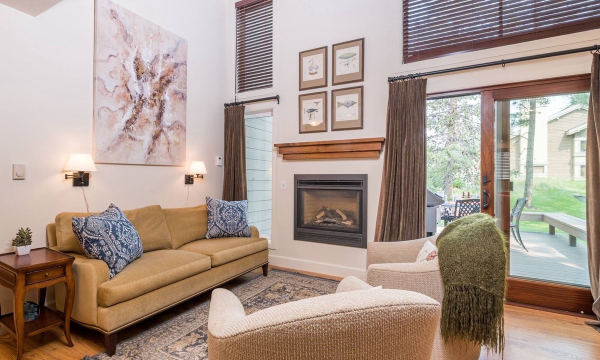Elkhorn Village House | Indian Springs Townhome! Patio and Deck Area!