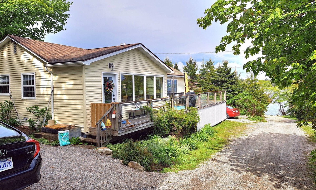 Ingramport Cottage | Ingramport Ocean Cottage Minutes from beautiful beaches on the South Shore of NS
