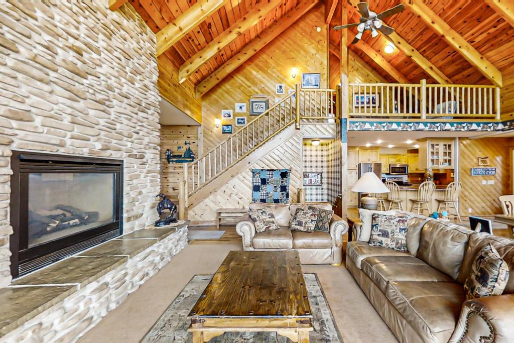 Sweetwater House | Joining Families at Bear Lake