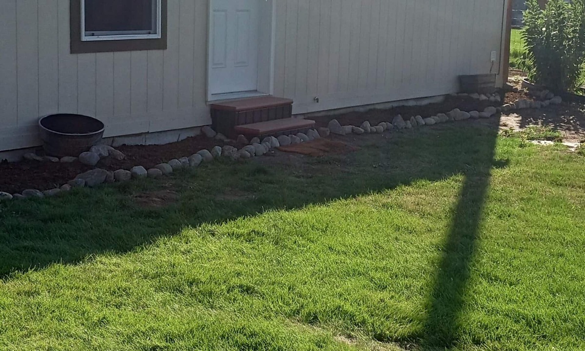 Minidoka County House | KC's Landing Available RV and horse trailer parking.