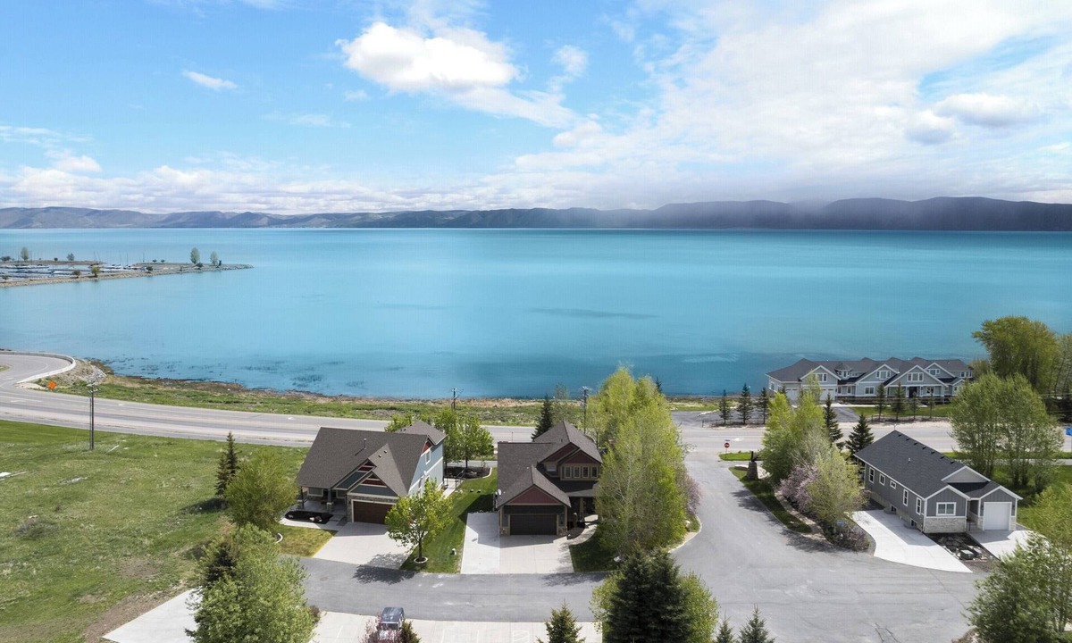 Harbor Village Cabin | Lakeside Haven, a cozy and relaxing home that sleeps 24 with pool/hottub access!