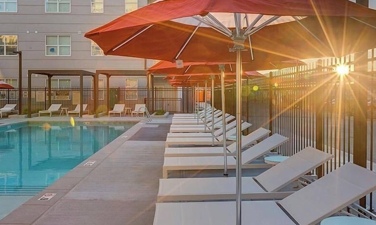 People's Freeway Apartment | Landing at 21LUX - 1 Bedroom in Ballpark