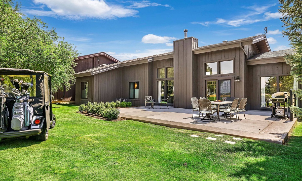 Twin Falls House | Large Townhouse on 18th green- beautiful location, indoor golf simulators 4 rent