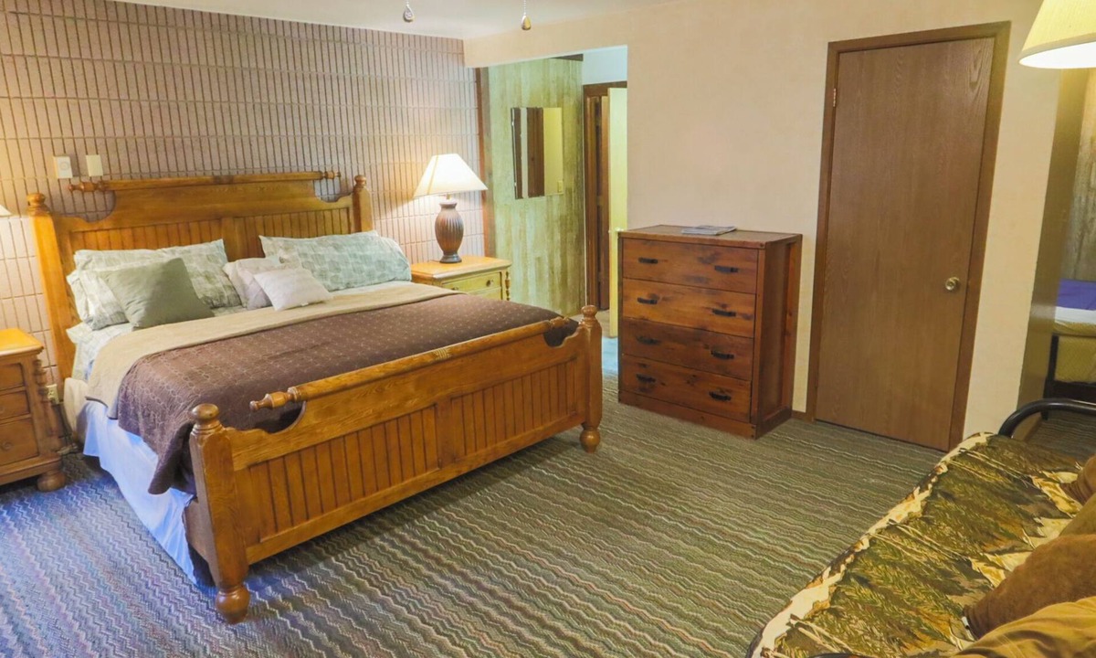 Lava Hot Springs Condo | Lava Hot Springs Family Vacation with Kitchen, 2 bathroom, condominium.