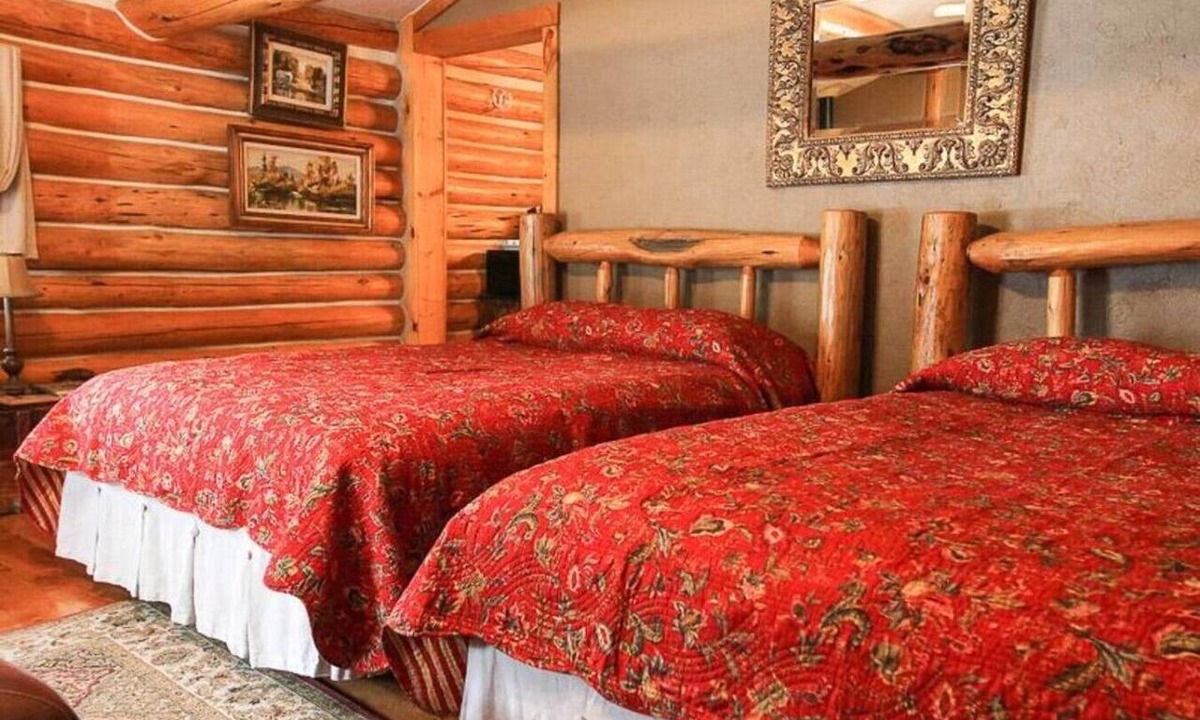 Afton Cabin | Lodgepole Cabin in Dry Creek