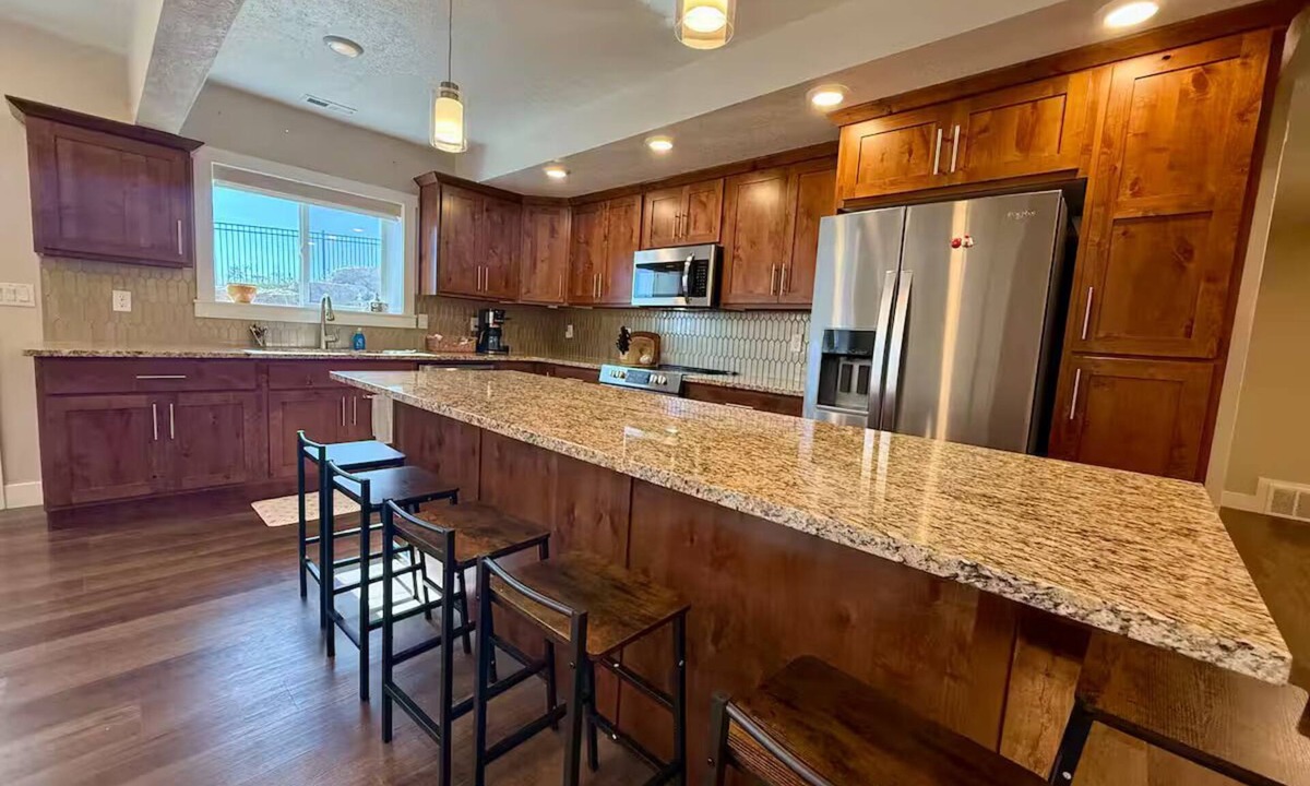 North Ogden Apartment | Lomond View Retreat - Home Away From Home