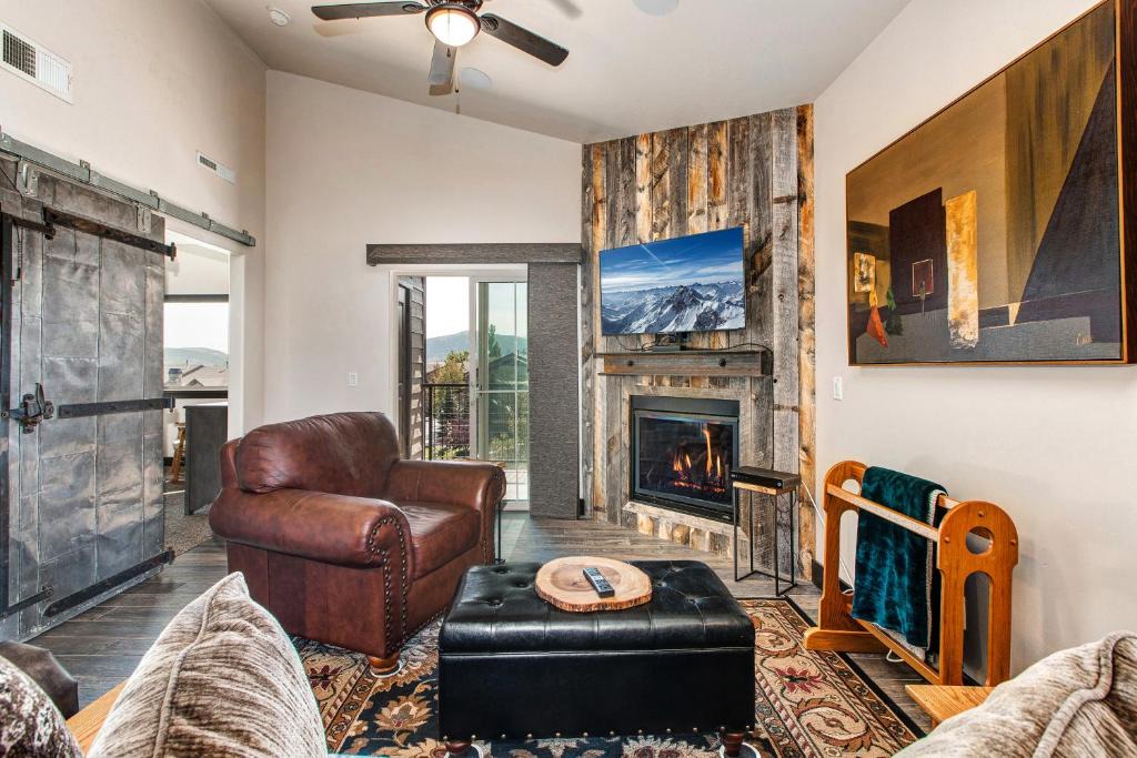 Bear Hollow Village Hotel | Luge Lane Luxury Living #2402