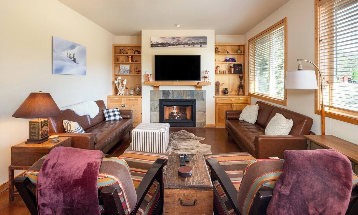 Warm Springs Condo | Luxurious, affordable condo one mile from downtown