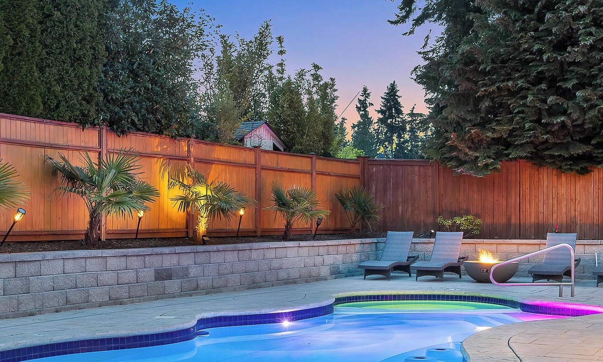 Edmonds House | Luxury 8 beds Villa with Pool & Resort Amenities