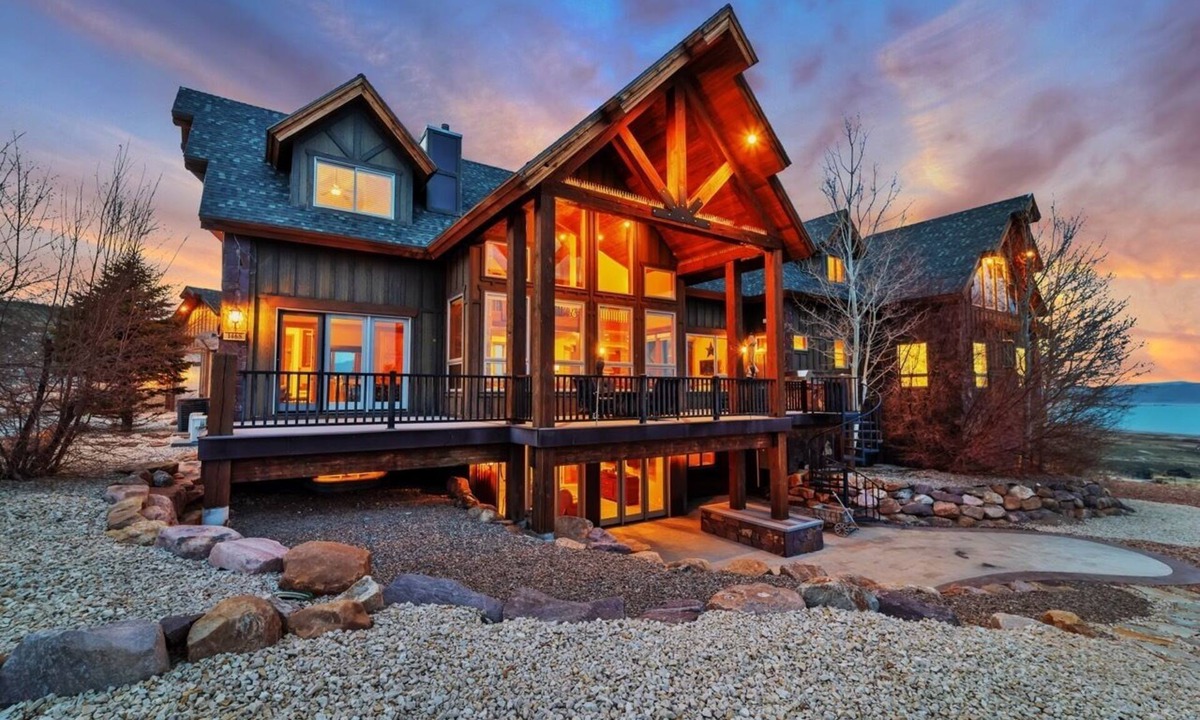 Fish Haven House | Luxury Bear Lake Retreat–THE MOOSE–Sleeps 40–Theater/Pickleball/Sport Court/Pool