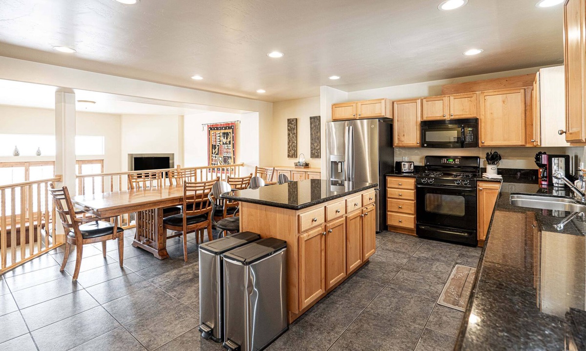 Bear Hollow Village House | Luxury Community Amenities, Central Location, Private Hot Tub & Pet-Friendly!