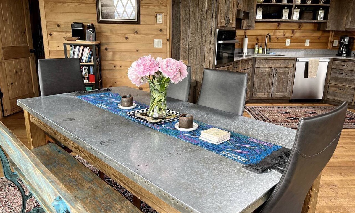 Somers Cabin | Luxury Flathead Lake Yurt Ideal for a Great Getaway in Montana