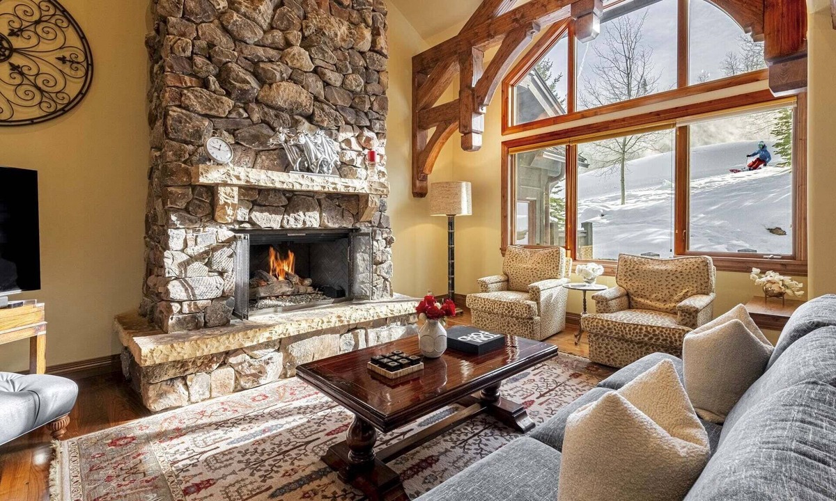 Empire Pass House | Luxury Ski-In/Ski-Out Empire Pass Retreat | Private Hot Tub | Sleeps 12
